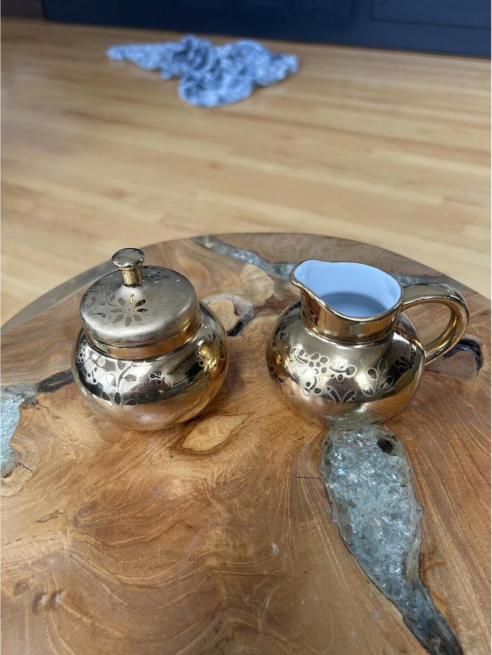 Vintage Mason 1970 wheeling Gold Creamer and Sugar Set